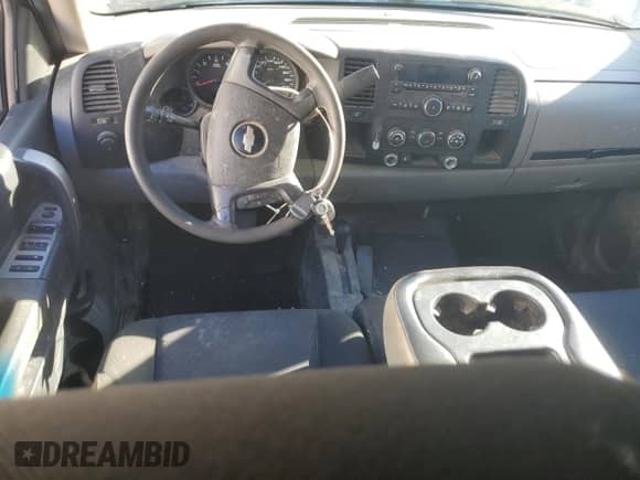 2010 Chevrolet Silverado 1500 LS with VIN 1GCSKREA6AZ126109, listed as a Copart auction lot 82189835 with 269,609 mi miles and Clean title. Bid and sale history available at DreamBid. Image 8.