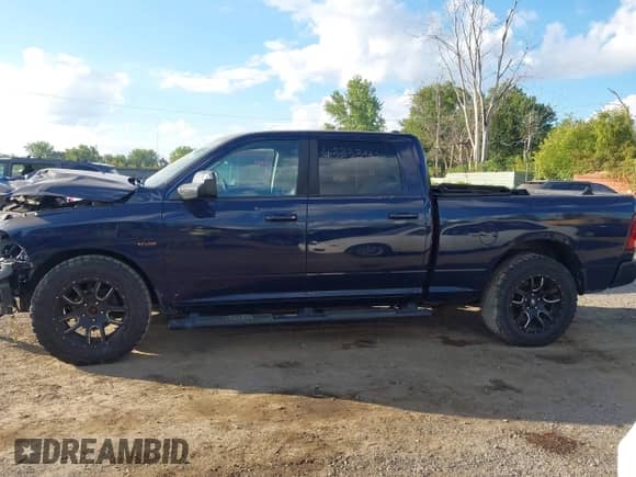 2015 Ram 1500 Sport с VIN 1C6RR7UT7FS571273, выставлен на аукционе IAAI как лот 43333932 с пробегом 126 369 миль миль и . История ставок и продаж доступна на DreamBid. Изображение 13.