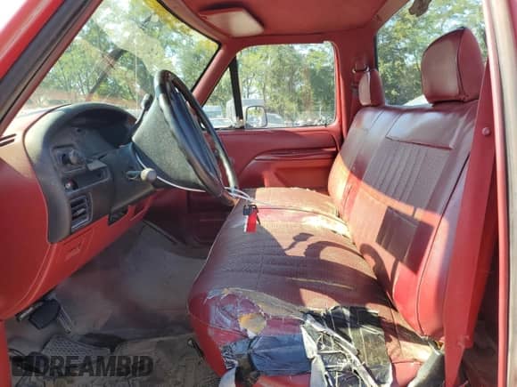 1992 Ford F-250 с VIN 1FTHF25Y1NNA55031, выставлен на аукционе Copart как лот 71399915 с пробегом 363 551 миль миль и Списание • Salvage title. История ставок и продаж доступна на DreamBid. Изображение 7.
