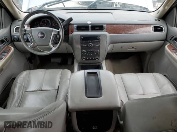 2008 GMC Sierra 1500 SLT z VIN 2GTEK19J781104275, wystawiony jako Copart lot #52929975 z przebiegiem 240 636 mil mil oraz Nie do naprawy • Non repairable. Historia ofert i sprzedaży dostępna na DreamBid. Obrazek 8.