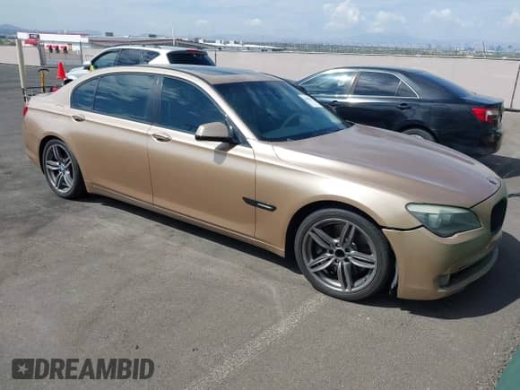 2009 BMW 7 Series 750Li with VIN WBAKB83519CY60376, listed as a IAAI auction lot 43090679 with 148,814 mi miles and . Bid and sale history available at DreamBid. Image 1.