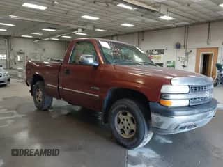 1999 Chevrolet Silverado 1500 LS with VIN 1GCEK14T3XZ138129, listed as a IAAI auction lot 42960204 with 218,278 mi miles and . Bid and sale history available at DreamBid. Image 1.