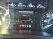 2018 Ford F-150 XL z VIN 1FTFX1E51JKE82628, wystawiony jako IAAI lot #43201475 z przebiegiem 79 461 mil mil oraz . Historia ofert i sprzedaży dostępna na DreamBid. Obrazek 7.