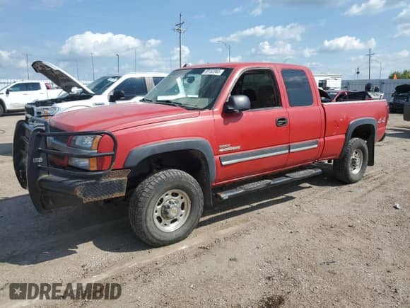 2003 Chevrolet Silverado 2500HD LT z VIN 1GCHK29163E311203, wystawiony jako Copart lot #69152065 z przebiegiem 211 065 mil mil oraz Szkoda całkowita • Salvage title. Historia ofert i sprzedaży dostępna na DreamBid. Obrazek 1.