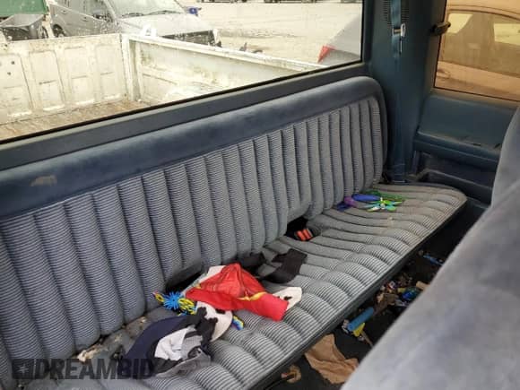 1990 Chevrolet Silverado 2500 с VIN 2GCFK29K5L1177737, выставлен на аукционе Copart как лот 43911515 с пробегом 329 501 миль миль и Списание • Salvage title. История ставок и продаж доступна на DreamBid. Изображение 10.