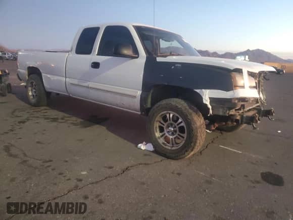 2003 Chevrolet Silverado 1500 LS z VIN 1GCEC19T63E234599, wystawiony jako Copart lot #87109784 z przebiegiem Nie podano mil oraz Szkoda całkowita • Salvage title. Historia ofert i sprzedaży dostępna na DreamBid. Obrazek 4.