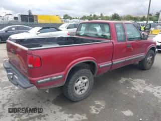 1998 Chevrolet S-10 LS с VIN 1GCDT19X1W8149168, выставлен на аукционе IAAI как лот 43450846 с пробегом 167 023 миль миль и . История ставок и продаж доступна на DreamBid. Изображение 4.