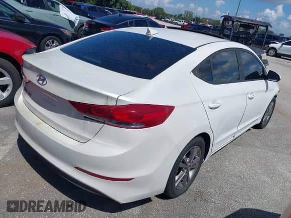 2018 Hyundai Elantra SEL z VIN 5NPD84LF5JH383729, wystawiony jako IAAI lot #36924178 z przebiegiem 58 621 mil mil oraz . Historia ofert i sprzedaży dostępna na DreamBid. Obrazek 4.