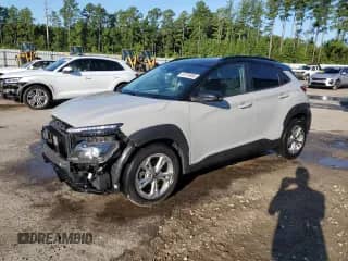 2022 Hyundai Kona SEL с VIN KM8K62AB3NU768201, выставлен на аукционе Copart как лот 67575865 с пробегом 84 690 миль миль и Списание • Salvage title. История ставок и продаж доступна на DreamBid. Изображение 1.