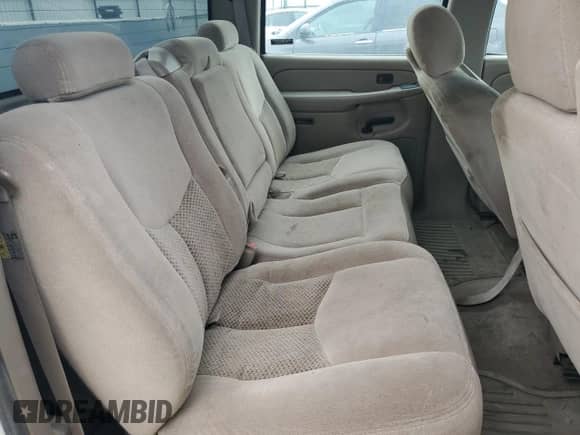 2004 Chevrolet Silverado 2500HD LS z VIN 1GCHK23U04F194278, wystawiony jako Copart lot #83757055 z przebiegiem 261 583 mil mil oraz Czysty tytuł • Clean title. Historia ofert i sprzedaży dostępna na DreamBid. Obrazek 10.