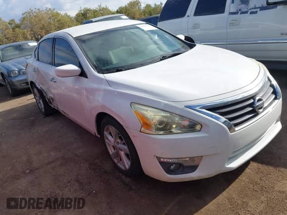 2015 Nissan Altima S z VIN 1N4AL3AP5FC253983, wystawiony jako IAAI lot #43200346 z przebiegiem 143 946 mil mil oraz . Historia ofert i sprzedaży dostępna na DreamBid. Obrazek 1.