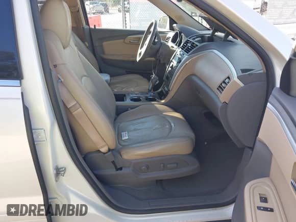 2011 Chevrolet Traverse 2LT z VIN 1GNKRJED9BJ215980, wystawiony jako IAAI lot #43547127 z przebiegiem Nie podano mil oraz . Historia ofert i sprzedaży dostępna na DreamBid. Obrazek 5.