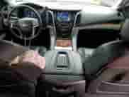 2017 Cadillac Escalade ESV Luxury с VIN 1GYS4HKJ0HR186092, выставлен на аукционе Copart как лот 58275765 с пробегом 136 750 миль миль и Списание • Salvage title. История ставок и продаж доступна на DreamBid. Изображение 8.
