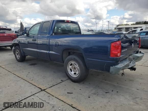2005 Dodge Dakota ST with VIN 1D7HE22K35S258691, listed as a Copart auction lot 86499305 with 231,127 mi miles and Salvage title. Bid and sale history available at DreamBid. Image 2.