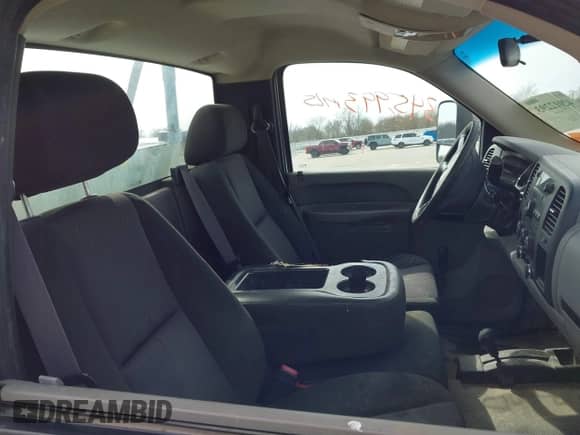 2011 Chevrolet Silverado 2500HD Work Truck z VIN 1GB0KVCG3BZ435842, wystawiony jako IAAI lot #42012293 z przebiegiem 345 993 mil mil oraz . Historia ofert i sprzedaży dostępna na DreamBid. Obrazek 8.