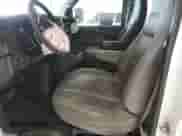 2014 Chevrolet Express Passenger LS z VIN 1GNSGBF40E1182270, wystawiony jako Copart lot #46731915 z przebiegiem Nie podano mil oraz Szkoda całkowita • Salvage title. Historia ofert i sprzedaży dostępna na DreamBid. Obrazek 7.