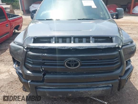 2017 Toyota Tundra SR5 z VIN 5TFEW5F1XHX224073, wystawiony jako IAAI lot #42301020 z przebiegiem 141 699 mil mil oraz . Historia ofert i sprzedaży dostępna na DreamBid. Obrazek 13.