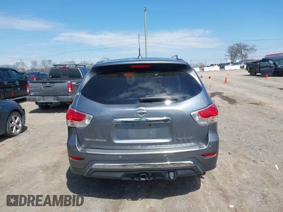 2016 Nissan Pathfinder S z VIN 5N1AR2MN1GC614748, wystawiony jako IAAI lot #41903438 z przebiegiem 93 710 mil mil oraz . Historia ofert i sprzedaży dostępna na DreamBid. Obrazek 16.