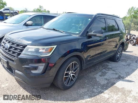 2017 Ford Explorer Sport with VIN 1FM5K8GT4HGC03521, listed as a IAAI auction lot 42950404 with 175,016 mi miles and . Bid and sale history available at DreamBid. Image 17.