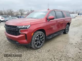 2023 Chevrolet Suburban RST z VIN 1GNSKEKD5PR354447, wystawiony jako Copart lot #45123445 z przebiegiem 19 521 mil mil oraz Szkoda całkowita • Salvage title. Historia ofert i sprzedaży dostępna na DreamBid. Obrazek 1.