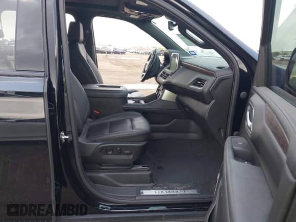 2023 Chevrolet Tahoe Z71 with VIN 1GNSKPKD9PR389603, listed as a IAAI auction lot 42082916 with 33,843 mi miles and . Bid and sale history available at DreamBid. Image 5.