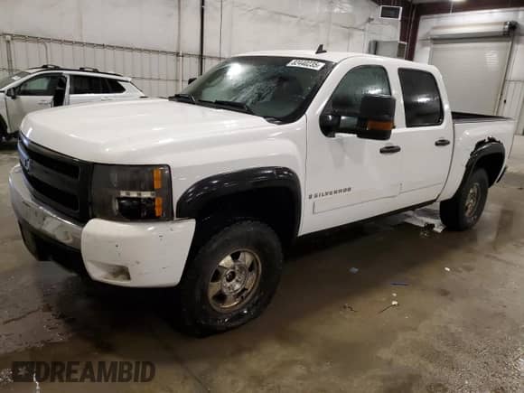 2008 Chevrolet Silverado 1500 1LT with VIN 3GCEK13M78G163370, listed as a Copart auction lot 82440235 with 237,032 mi miles and Salvage title. Bid and sale history available at DreamBid. Image 1.