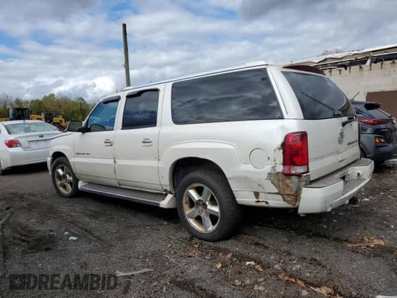 2005 Cadillac Escalade ESV with VIN 3GYFK66N65G191995, listed as a Copart auction lot 82740205 with 230,976 mi miles and Clean title. Bid and sale history available at DreamBid. Image 2.