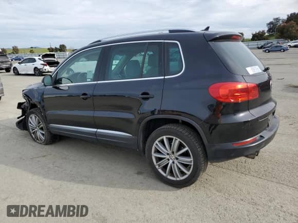 2013 Volkswagen Tiguan SE z VIN WVGAV3AX8DW059220, wystawiony jako Copart lot #49921455 z przebiegiem 138 666 mil mil oraz Szkoda całkowita • Salvage title. Historia ofert i sprzedaży dostępna na DreamBid. Obrazek 2.