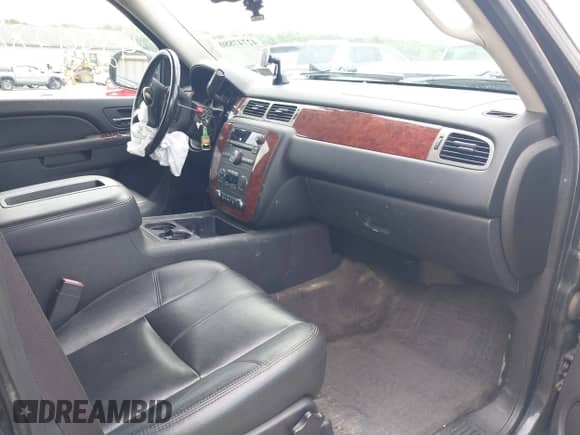 2013 Chevrolet Tahoe LT с VIN 1GNSKBE0XDR299416, выставлен на аукционе IAAI как лот 42747880 с пробегом 131 231 миль миль и . История ставок и продаж доступна на DreamBid. Изображение 5.