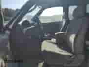 2002 Toyota Tacoma z VIN 5TEWM72N42Z049883, wystawiony jako Copart lot #81863325 z przebiegiem Nie podano mil oraz Czysty tytuł • Clean title. Historia ofert i sprzedaży dostępna na DreamBid. Obrazek 7.