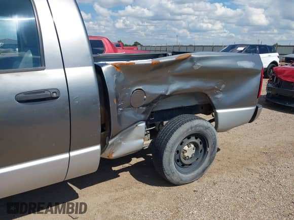 2006 Dodge 1500 ST z VIN 1D7HA16P06J218779, wystawiony jako IAAI lot #42901413 z przebiegiem 123 502 mil mil oraz . Historia ofert i sprzedaży dostępna na DreamBid. Obrazek 6.