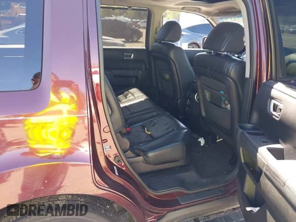 2009 Honda Pilot Touring with VIN 5FNYF48939B005946, listed as a IAAI auction lot 43178572 with 158,130 mi miles and . Bid and sale history available at DreamBid. Image 8.