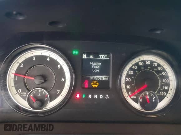 2018 Ram 1500 Tradesman z VIN 3C6RR6KT9JG118351, wystawiony jako Copart lot #47204225 z przebiegiem 107 356 mil mil oraz Szkoda całkowita • Salvage title. Historia ofert i sprzedaży dostępna na DreamBid. Obrazek 9.