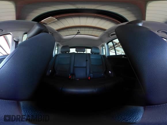 2016 Volkswagen Tiguan S z VIN WVGAV7AX9GW526060, wystawiony jako IAAI lot #43005118 z przebiegiem 115 426 mil mil oraz . Historia ofert i sprzedaży dostępna na DreamBid. Obrazek 18.