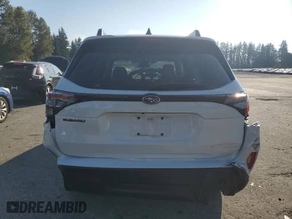 2025 Subaru Forester Premium z VIN JF2SLDDC0SH535430, wystawiony jako Copart lot #81486705 z przebiegiem 9 309 mil mil oraz Szkoda całkowita • Salvage title. Historia ofert i sprzedaży dostępna na DreamBid. Obrazek 6.
