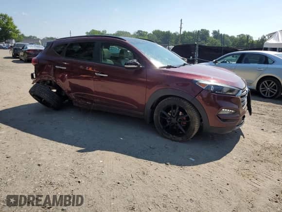 2017 Hyundai Tucson Sport z VIN KM8J3CA28HU359383, wystawiony jako Copart lot #62985115 z przebiegiem 108 733 mil mil oraz Szkoda całkowita • Salvage title. Historia ofert i sprzedaży dostępna na DreamBid. Obrazek 4.