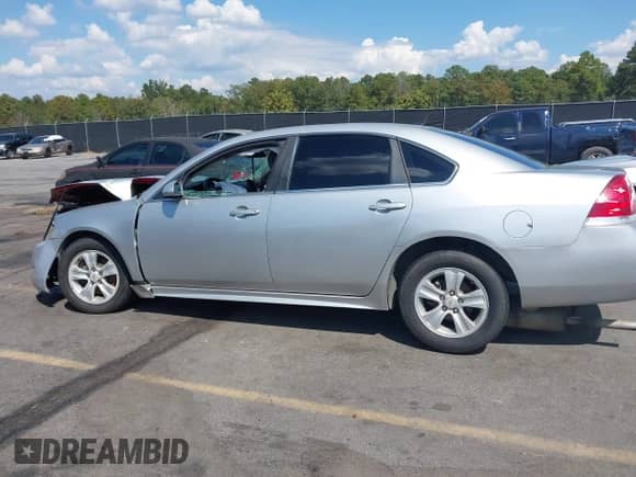 2012 Chevrolet Impala LS Retail z VIN 2G1WA5E32C1139281, wystawiony jako IAAI lot #43256993 z przebiegiem 139 531 mil mil oraz . Historia ofert i sprzedaży dostępna na DreamBid. Obrazek 14.