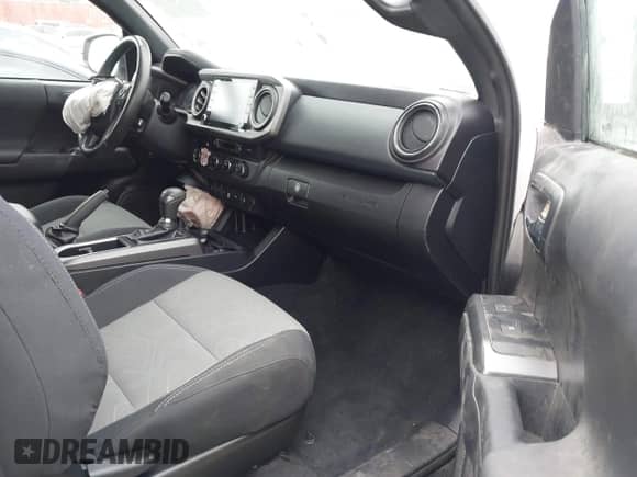 2020 Toyota Tacoma SR5 с VIN 3TMAZ5CN8LM131547, выставлен на аукционе IAAI как лот 43411863 с пробегом 97 412 миль миль и . История ставок и продаж доступна на DreamBid. Изображение 5.
