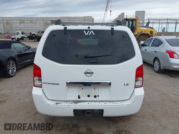 2005 Nissan Pathfinder LE z VIN 5N1AR18U25C732610, wystawiony jako IAAI lot #42480599 z przebiegiem 266 668 mil mil oraz . Historia ofert i sprzedaży dostępna na DreamBid. Obrazek 16.