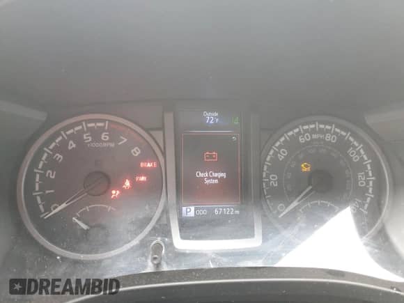 2018 Toyota Tacoma SR5 z VIN 5TFDZ5BN6JX033235, wystawiony jako Copart lot #69398295 z przebiegiem 67 122 mil mil oraz Szkoda całkowita • Salvage title. Historia ofert i sprzedaży dostępna na DreamBid. Obrazek 9.