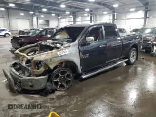 2015 Ram 1500 Laramie z VIN 1C6RR7VT9FS644187, wystawiony jako Copart lot #82641014 z przebiegiem Nie podano mil oraz Nie do naprawy • Non repairable. Historia ofert i sprzedaży dostępna na DreamBid. Obrazek 1.