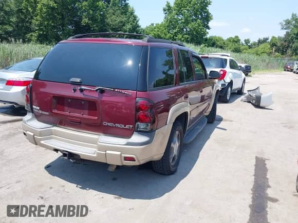 2004 Chevrolet TrailBlazer LT с VIN 1GNDT13S142299706, выставлен на аукционе IAAI как лот 42765616 с пробегом 271 371 миль миль и . История ставок и продаж доступна на DreamBid. Изображение 4.