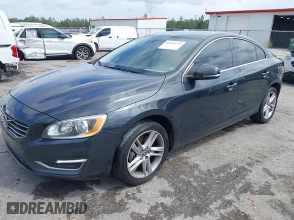 2015 Volvo S60 T5 Premier с VIN YV1612TK1F1350086, выставлен на аукционе IAAI как лот 42012147 с пробегом 126 620 миль миль и . История ставок и продаж доступна на DreamBid. Изображение 18.