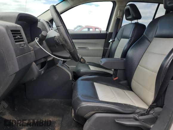 2007 Jeep Compass Limited с VIN 1J8FF57W97D100349, выставлен на аукционе Copart как лот 55913405 с пробегом 200 066 миль миль и Чистый • Clean title. История ставок и продаж доступна на DreamBid. Изображение 7.