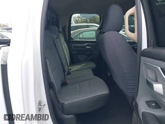 2020 Ram 1500 Big Horn z VIN 1C6RREBT2LN256138, wystawiony jako IAAI lot #41814771 z przebiegiem 118 501 mil mil oraz . Historia ofert i sprzedaży dostępna na DreamBid. Obrazek 8.