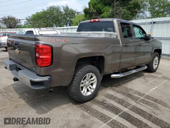 2014 Chevrolet Silverado 1500 LT with VIN 1GCVKREC8EZ207696, listed as a Copart auction lot 60660735 with 182,538 mi miles and Clean title. Bid and sale history available at DreamBid. Image 3.