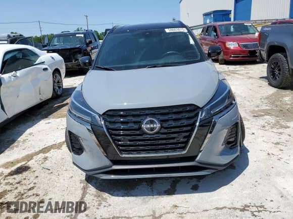 2022 Nissan Kicks SR z VIN 3N1CP5DVXNL530453, wystawiony jako Copart lot #59003015 z przebiegiem 79 099 mil mil oraz Szkoda całkowita • Salvage title. Historia ofert i sprzedaży dostępna na DreamBid. Obrazek 5.