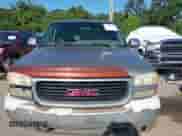 2000 GMC Sierra 1500 SLE z VIN 1GTEK19T8YE177770, wystawiony jako IAAI lot #42987401 z przebiegiem 193 588 mil mil oraz . Historia ofert i sprzedaży dostępna na DreamBid. Obrazek 12.