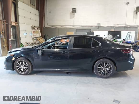 2021 Toyota Camry SE z VIN 4T1G11AKXMU471598, wystawiony jako IAAI lot #43060273 z przebiegiem 87 450 mil mil oraz . Historia ofert i sprzedaży dostępna na DreamBid. Obrazek 14.