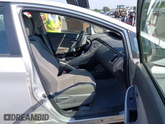 2015 Toyota Prius Two with VIN JTDKN3DUXF1984513, listed as a IAAI auction lot 43105789 with 109,652 mi miles and . Bid and sale history available at DreamBid. Image 5.